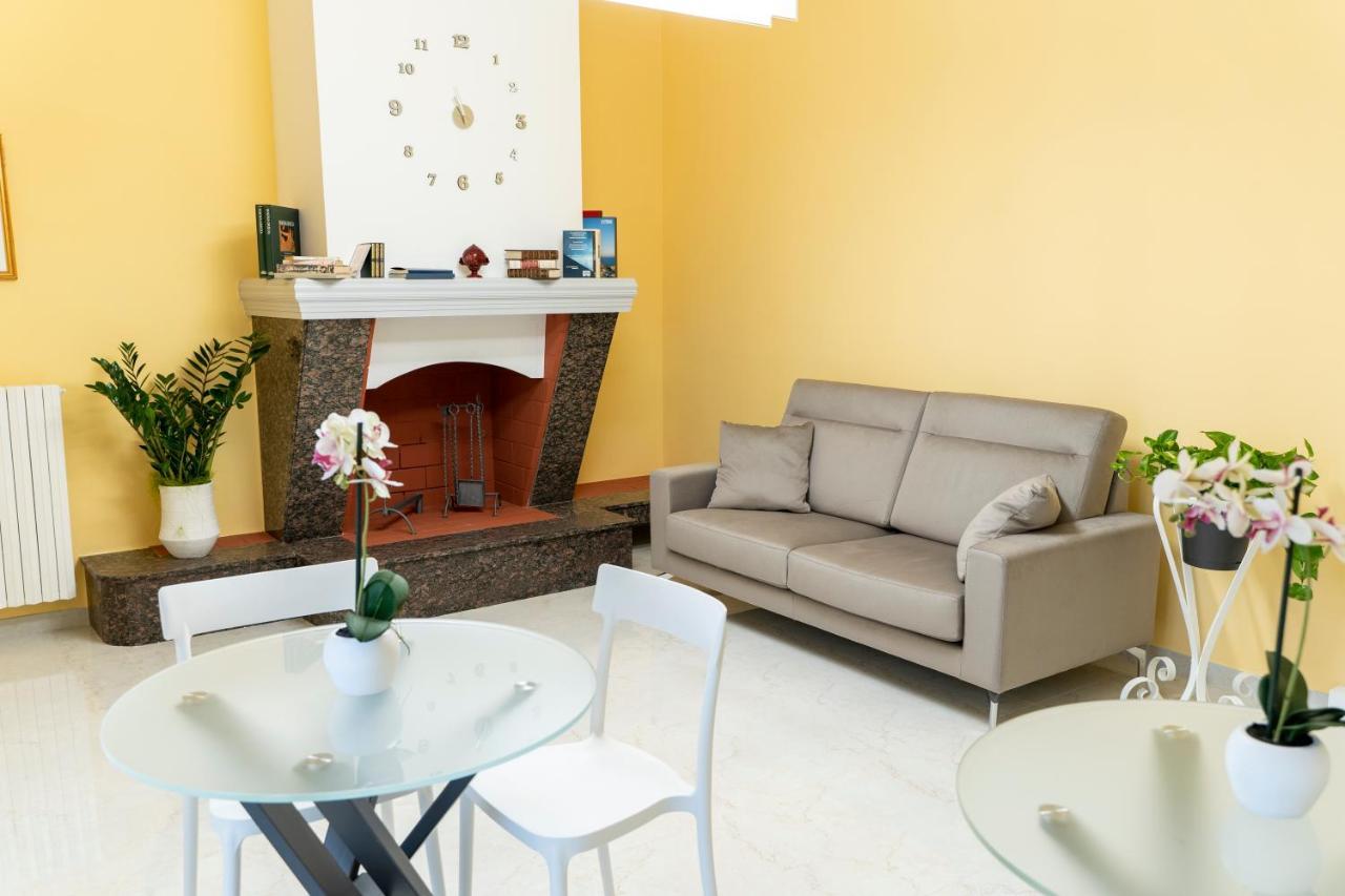 A Casa Dei Miei Hotel San Pietro Vernotico Kültér fotó